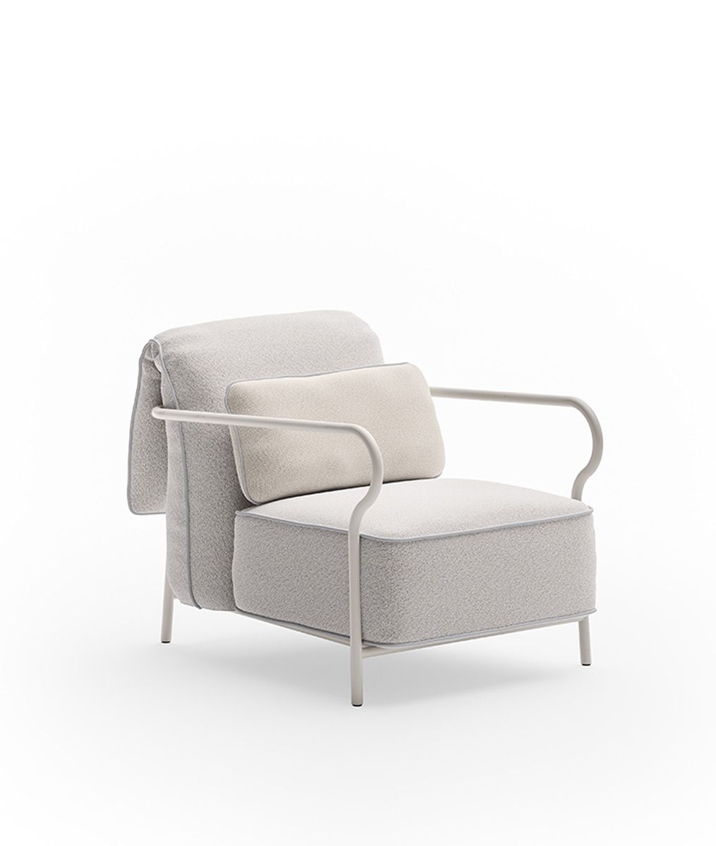 Unopiù | Poltrona Salò con cuscino di seduta e schienale