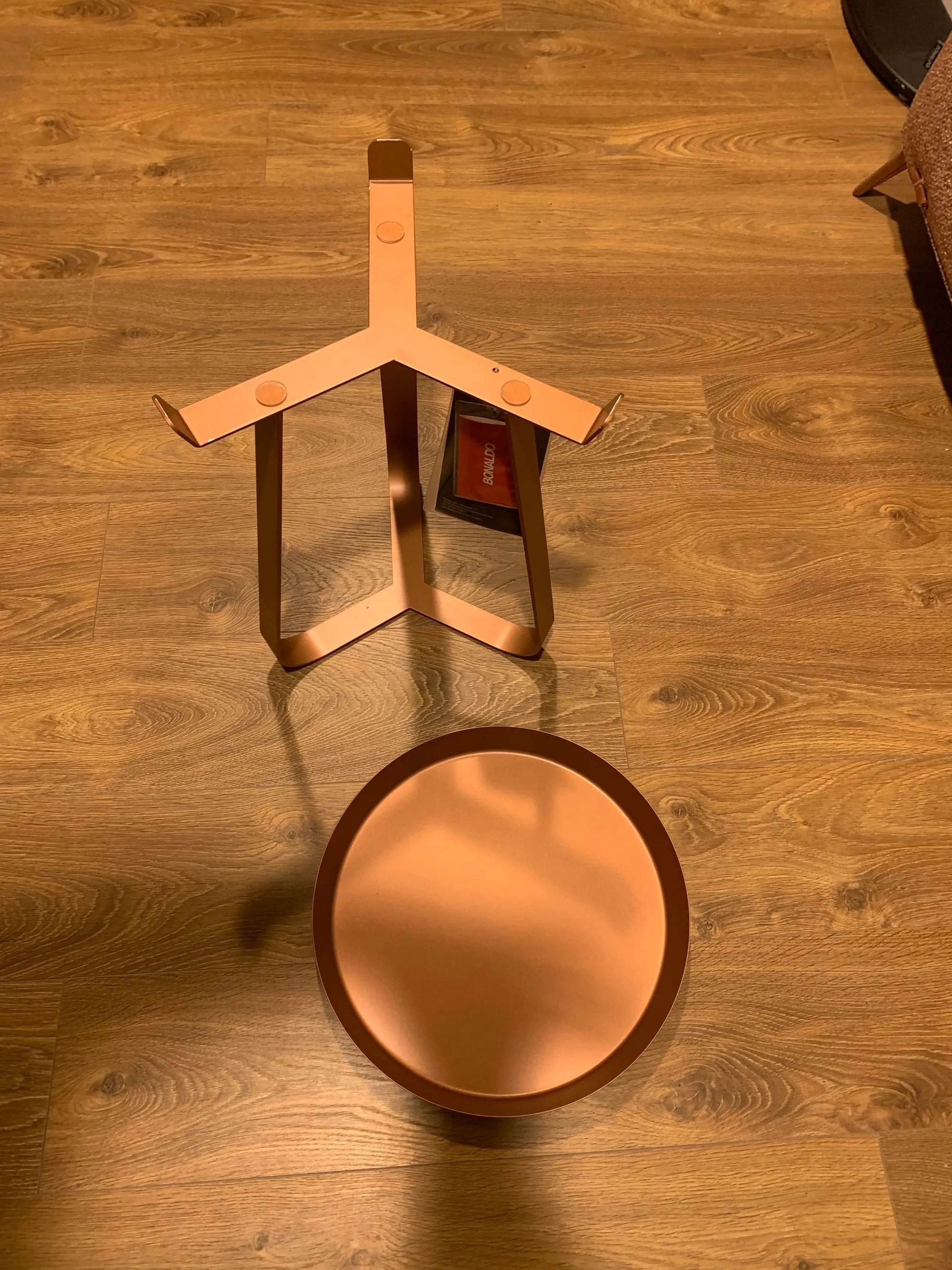 Tavolino Bonaldo con vassoio estraibile verniciato rame