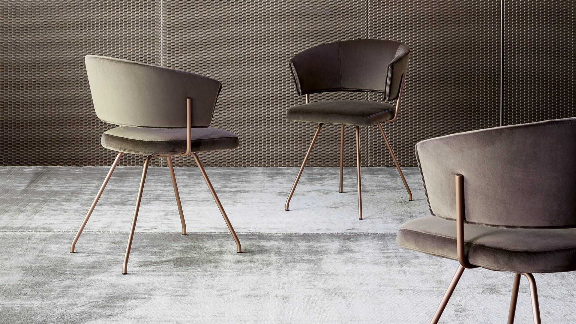 Sedia Bahia Bonaldo - gambe in metallo e rivestimento in tessuto, ecopelle, ecopelle vintage e pelle