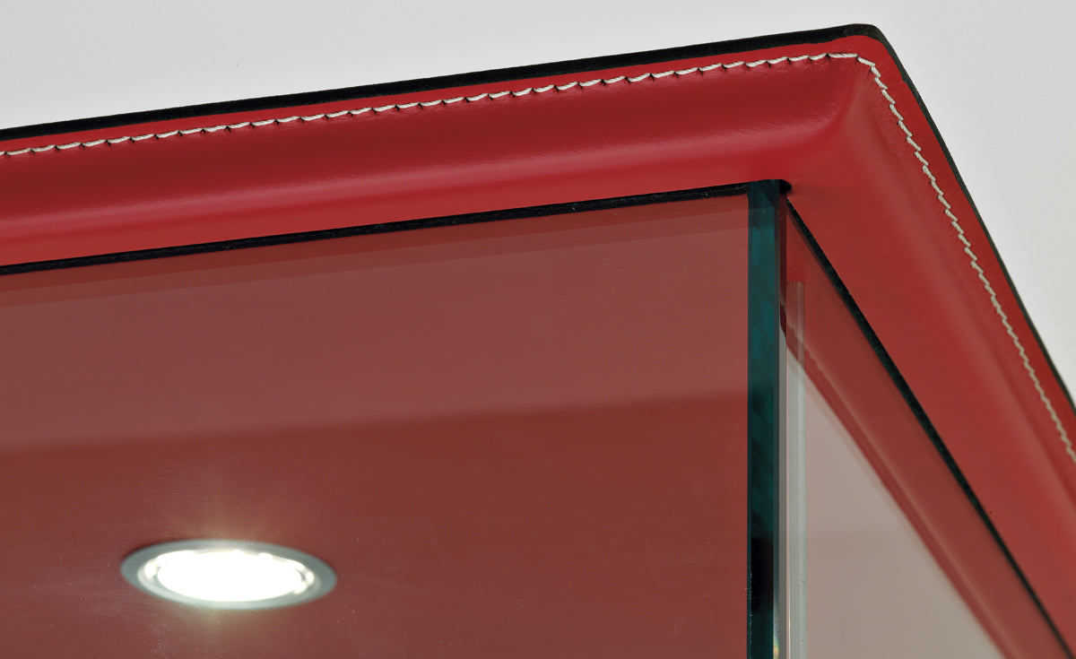 Vetrina Charme Cattelan - struttura in cristallo,  cielo e fondo in acciaio o in cuoio