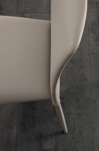 Sedia Deli Bonaldo - gambe in metallo e rivestimento in in pelle, ecopelle o cuoio