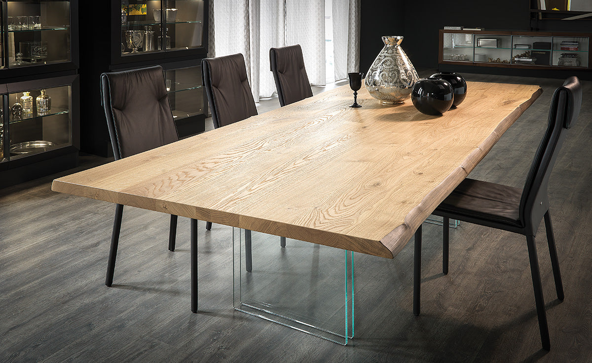 Tavolo Ikon Cattelan - base in cristallo, trave in graphite e piano in legno