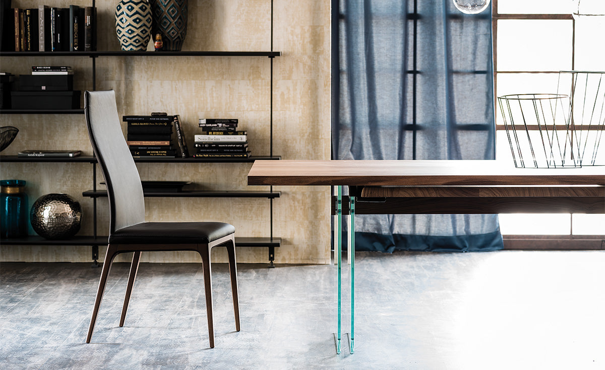 Tavolo Ikon Drive Cattelan - base in cristallo, trave in graphite e piano in legno