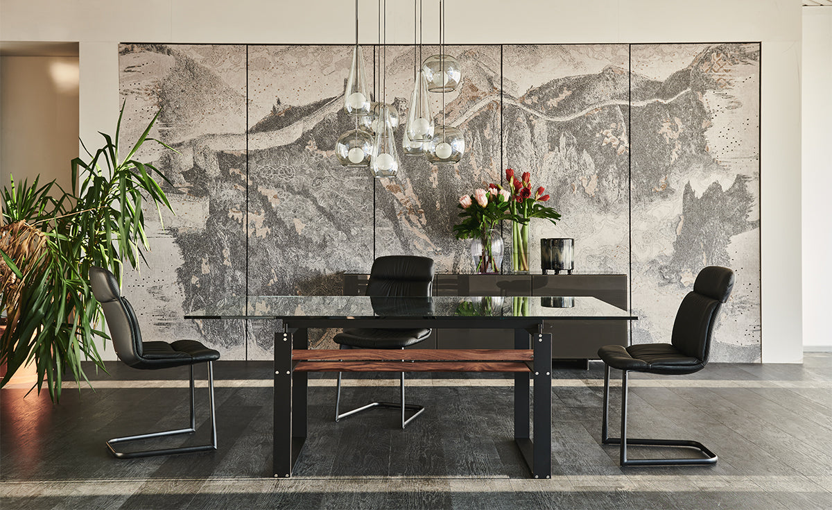 Tavolo Jerez Cattelan - base in acciaio con trave in legno e piano in cristallo