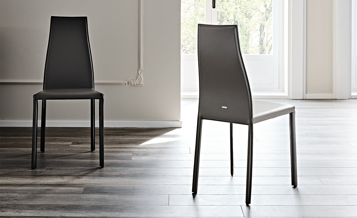 Sedia Kaori Cattelan - struttura in acciaio e rivestimento in cuoio