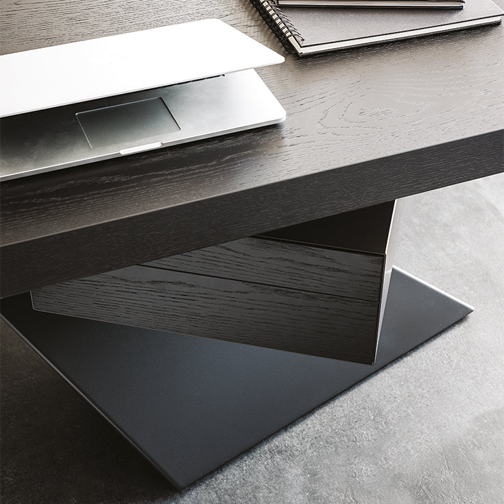 Scrivania Nasdaq Cattelan - gamba in acciaio verniciato e cassettiera in legno