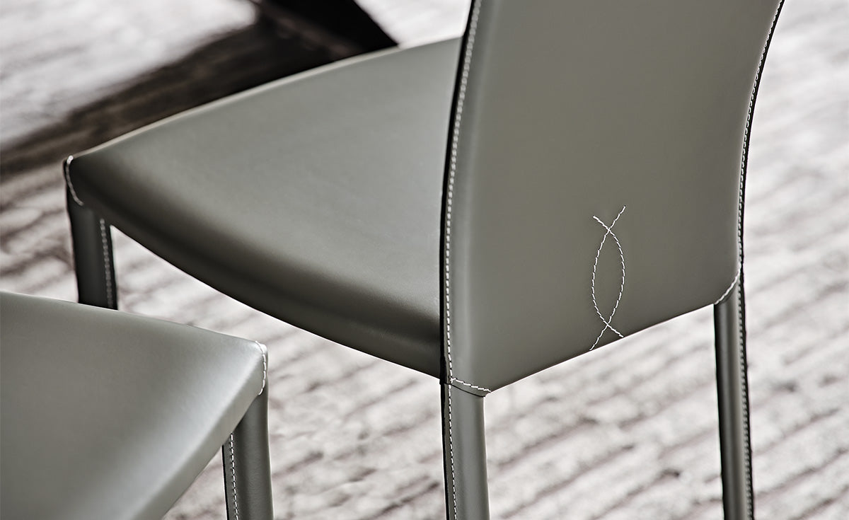 Sedia Nina Cattelan - struttura in acciaio e rivestimento in cuoio