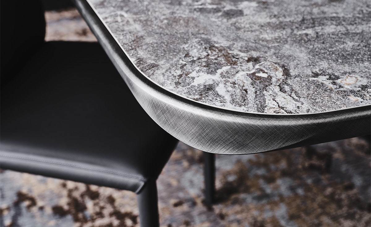 Tavolo Stratos Keramik Premium Cattelan - base in acciaio e piano in ceramica (300x128x73h)