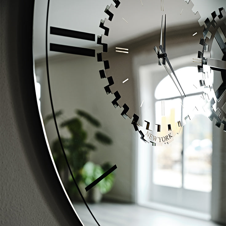 Specchio Times Cattelan - specchio in cristallo serigrafato con particolari in acciaio